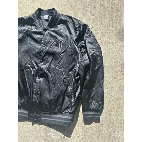 Nike LA Lakers Kobe Bryant Bomber Jacket Mens XL Black Mamba Hunt Or Be Hunted - Picture 6 of 16